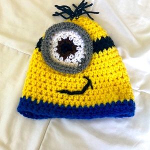 Minion knit beanie in great shape 😁😁😁